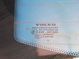 Volvo S40 Szyba tylna 001025
