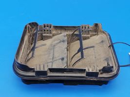 Opel Vivaro Quarter panel pressure vent 8200728288