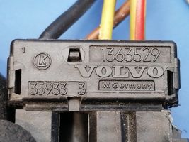 Volvo 760 Wiązka przewodów drzwi przednich 1362946