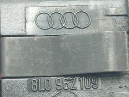 Audi A8 S8 D2 4D Hälytyskytkin 03000301