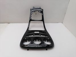 Mercedes-Benz C W205 Panelės apdailos skydas (centrinis) A2056805107