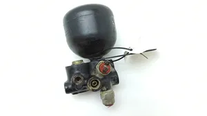 BMW 7 E23 Brake power pressure regulator 10051505141