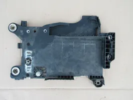 BMW 2 F46 Boîte de batterie 7641797