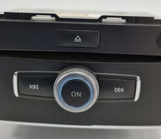 Mercedes-Benz GLK (X204) Unità principale autoradio/CD/DVD/GPS A2048705696