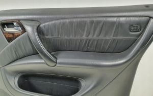 Mercedes-Benz ML W163 Rivestimento del pannello della portiera anteriore A163720365