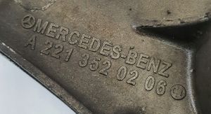 Mercedes-Benz S AMG W221 Support de différentiel arrière A2213520206