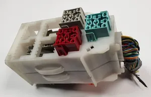 Volvo 960 Relay mounting block 9145292