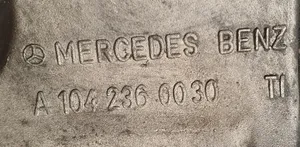 Mercedes-Benz E W124 Oro kondicionieriaus kompresoriaus kronšteinas A1042360030