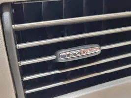 Jaguar XF Garniture, panneau de grille d'aération latérale 