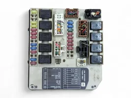 Nissan Navara Komputer / Sterownik ECU i komplet kluczy MB275800-8500