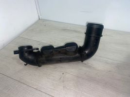 Ford Focus Tube d'admission de tuyau de refroidisseur intermédiaire 9657083680