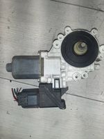 Mitsubishi Colt Moteur de lève-vitre de porte avant 130822207