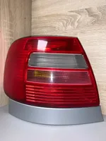 Audi A4 S4 B5 8D Lampa tylna 014411927R