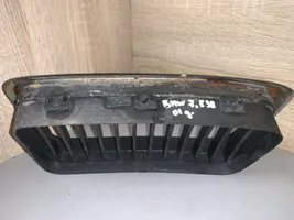 BMW 7 E38 Grille inférieure de pare-chocs avant 8125816