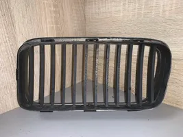 BMW 7 E38 Grille inférieure de pare-chocs avant 8125816