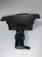 Volkswagen Touareg I Dysza spryskiwacza lampy przedniej 7L6955978