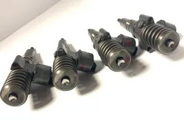 Mitsubishi Grandis Injektoren Einspritzdüsen Satz Set 0414720404