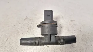 Volkswagen Touran I Kraftstofftemperatur Sensor Fühler Geber 038906081b