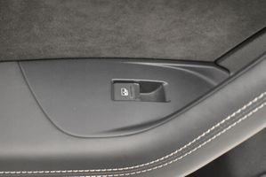 Audi A7 S7 4K8 Garniture de panneau carte de porte avant 4K8868067