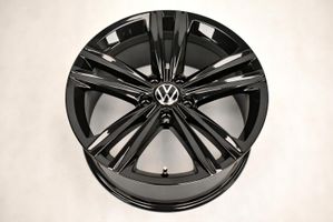 Volkswagen Passat Alltrack R18 alloy rim 