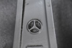 Mercedes-Benz E AMG W210 R17-alumiinivanne 
