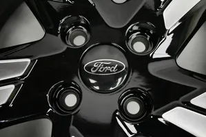 Ford Ecosport R18-alumiinivanne 