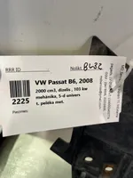 Volkswagen PASSAT B6 Etupuskurin ylempi jäähdytinsäleikkö 3C0853651