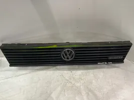 Volkswagen PASSAT B2 Uchwyt / Mocowanie zderzaka przedniego 321853653