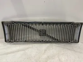 Volvo 440 Grille calandre supérieure de pare-chocs avant 450955