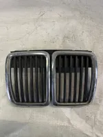 BMW 3 E30 Griglia anteriore 51131884350