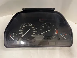 BMW 5 E34 Compteur de vitesse tableau de bord 62118351013