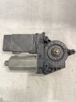 Volkswagen Golf IV Moteur de lève-vitre de porte avant 101435202