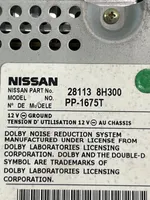 Nissan X-Trail T30 Unidad delantera de radio/CD/DVD/GPS 281138H300