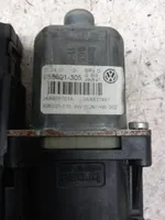 Volkswagen PASSAT B7 Motorino alzacristalli della portiera anteriore 3C0959793C