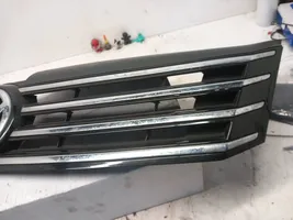 Volkswagen PASSAT B7 Grille calandre supérieure de pare-chocs avant 3AA853651