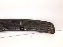 Mercedes-Benz C W203 Kratka wlotu powietrza na maskę 2038800205