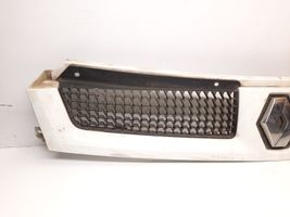 Renault Master II Front bumper upper radiator grill 8200233765