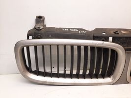 BMW 7 E65 E66 Grille calandre supérieure de pare-chocs avant 511370377279