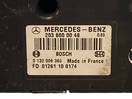Mercedes-Benz C W203 Bomba de vacío del bloqueo de puertas 2038000048