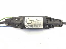 Mercedes-Benz E W211 Tendina parasole elettrica finestrino posteriore A2118203942