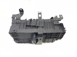 Opel Astra J Support boîte de batterie 13308434