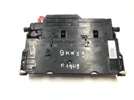 BMW X3 E83 Ramka / Moduł bezpieczników 