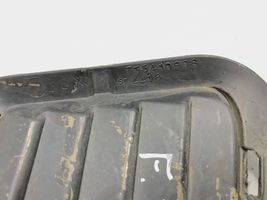 Fiat Grande Punto Etupuskurin alempi jäähdytinsäleikkö 735410808