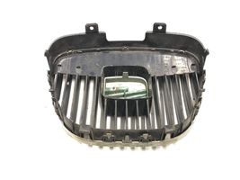 Seat Ibiza III (6L) Grotelės priekinės 6L0853654