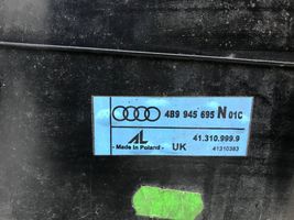 Audi A6 Allroad C5 Takaluukun rekisterikilven valon palkki 4b9945695n