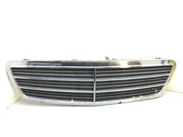 Mercedes-Benz C W203 Grille calandre supérieure de pare-chocs avant 