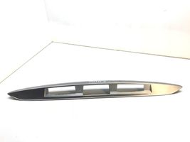 Mitsubishi Grandis Barra de luz de la matrícula/placa de la puerta del maletero 