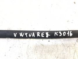 Volkswagen Touareg I Windshield trim 7l6854328