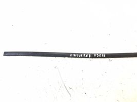 Volkswagen Touareg I Windshield trim 7l6854328