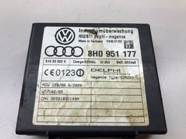 Audi A4 S4 B7 8E 8H Hälytyksen ohjainlaite/moduuli 8h0951177